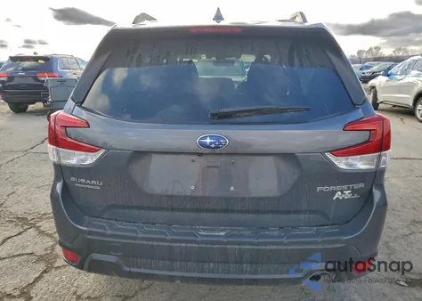 2021 Subaru Forester Premium z USA, uszkodzony, nr VIN JF2SKAJC0MH482995